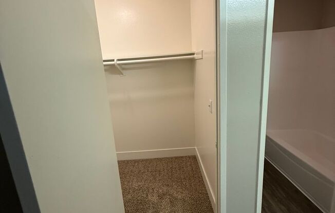1 bed, 1 bath, 714 sqft, $1,695, Unit 016
