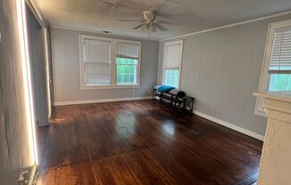 2 beds, 1 bath, $900