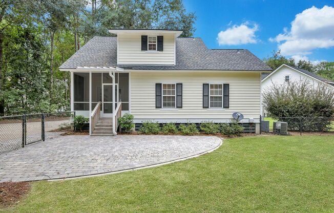 Cottage in Richmond Hill City Limits