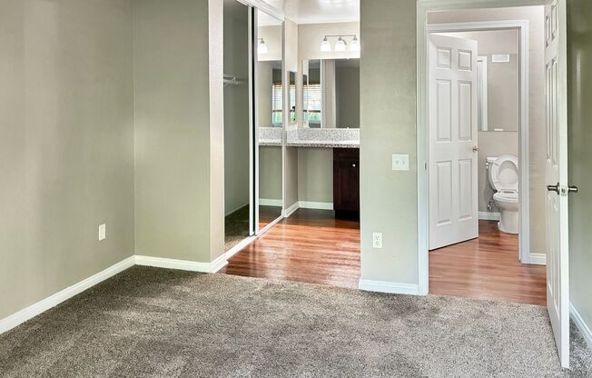 2 beds, 1 bath, 880 sqft, $2,568, Unit 118