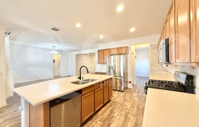 7704 S 23 LN