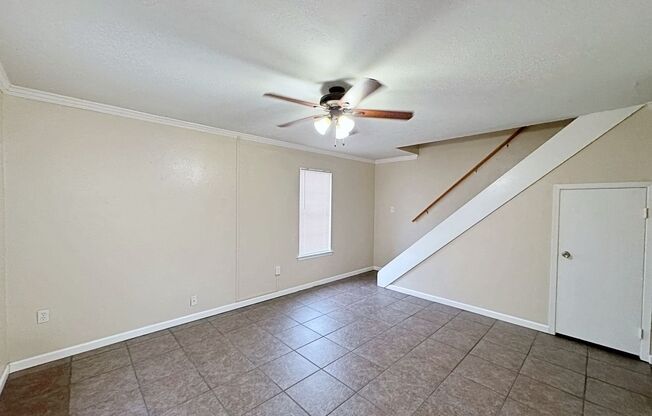 2 beds, 1.5 baths, $1,000