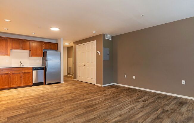 Studio, 1 bath, 585 sqft, $1,395, Unit 2-D