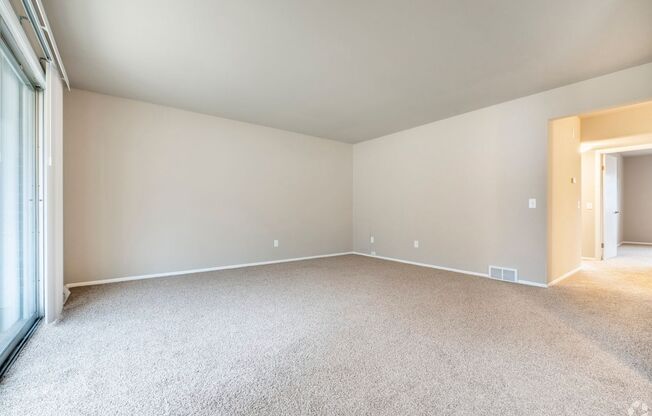 2 beds, 1 bath, 1,100 sqft, $1,995, Unit 3111-4