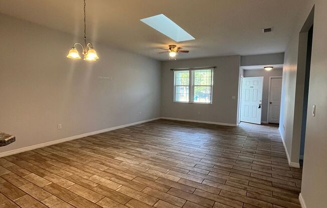 Spacious 3 Bedroom, 2 Bath Duplex – Newer Construction!