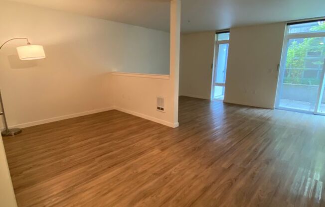 1 bed, 1 bath, 575 sqft, $1,825, Unit 207