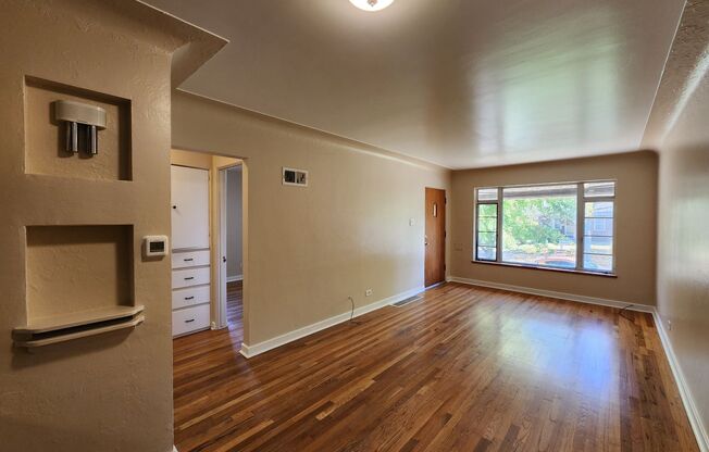 2 beds, 1 bath, $2,075