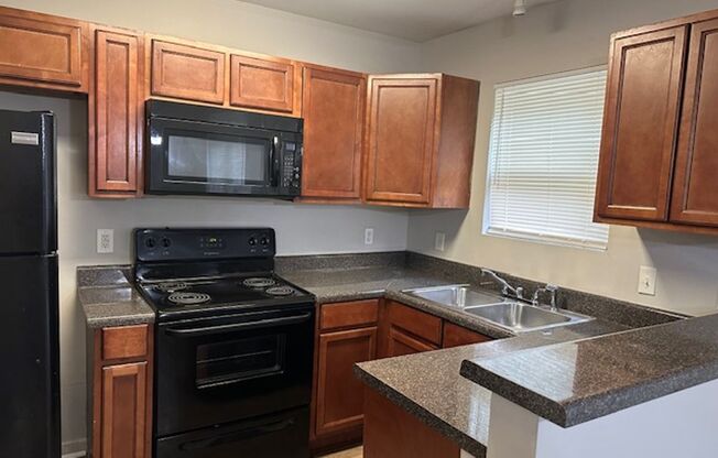 4 beds, 3 baths, $1,750, Unit 3830-Summer