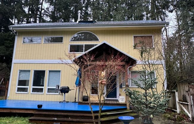 Spacious 4-Bedroom Home on Bainbridge Island