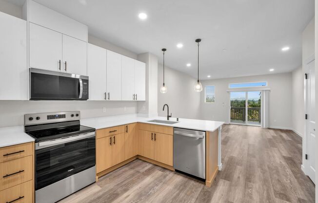 Brand New Luxury Townhomes in North Lynnwood!