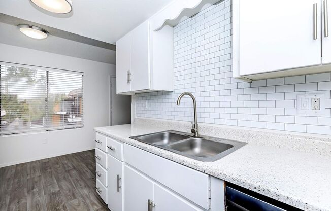2 beds, 2 baths, 840 sqft, $999, Unit B74