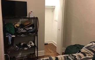 2 beds, 1 bath, 850 sqft, $1,650, Unit 2R