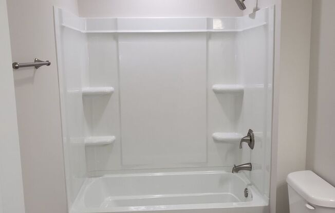 2 beds, 1 bath, 1,088 sqft, $1,200, Unit Apt 121