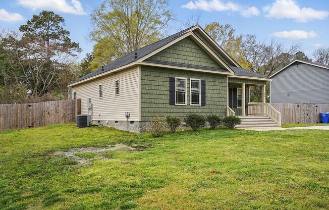 AVAILABLE NOW!  LIKE NEW! Cute One-Story Ranch home.  Come see it today!