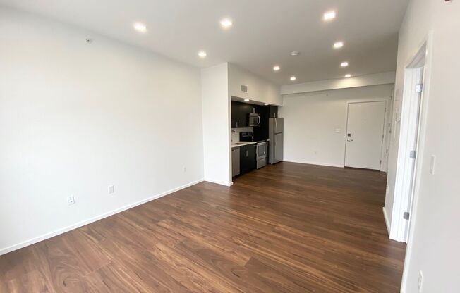 1 bed, 1 bath, 518 sqft, $1,820, Unit 707