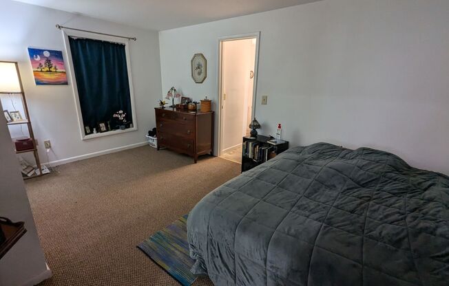 1 bed, 1 bath, 850 sqft, $1,245, Unit 2nd Floor Front