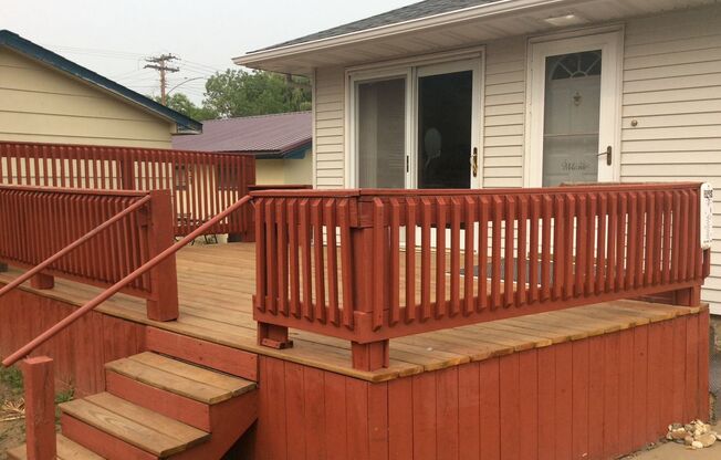 3 beds, 2 baths, $2,095