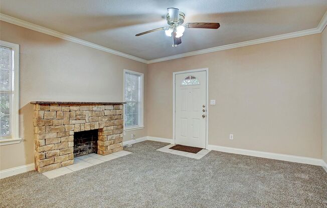 315 W Saulnier St