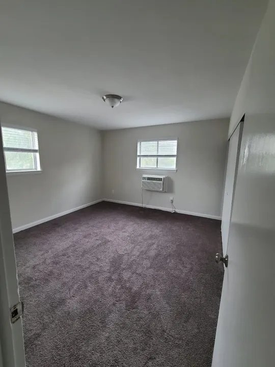 136 WHITE HORSE PIKE