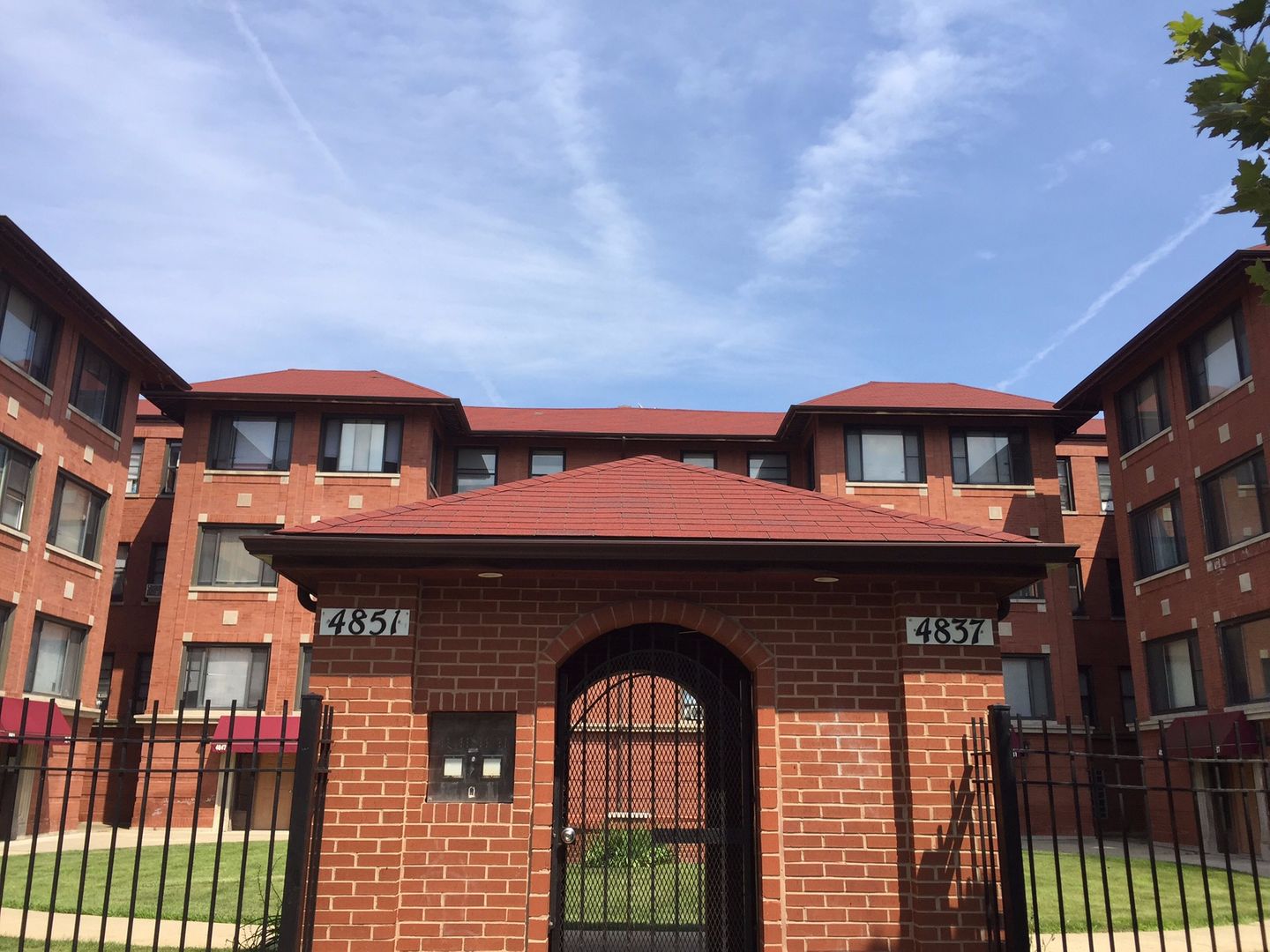 4837 51 N ALBANY AVE