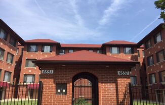 4837 51 N ALBANY AVE