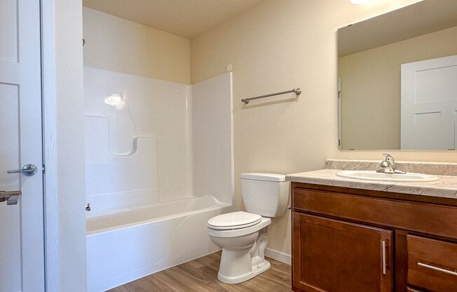 3 beds, 2 baths, 1,092 sqft, $1,595, Unit AT 715-49