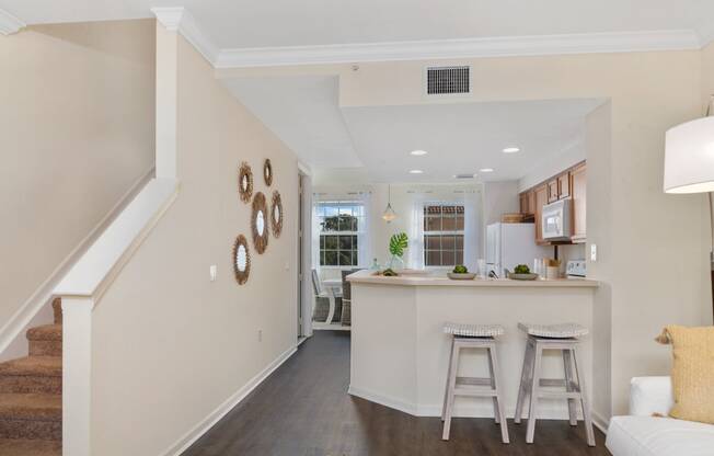 Kitchen with breakfast bar | Floresta