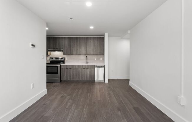 2 beds, 1 bath, 603 sqft, $1,825, Unit 5950-106