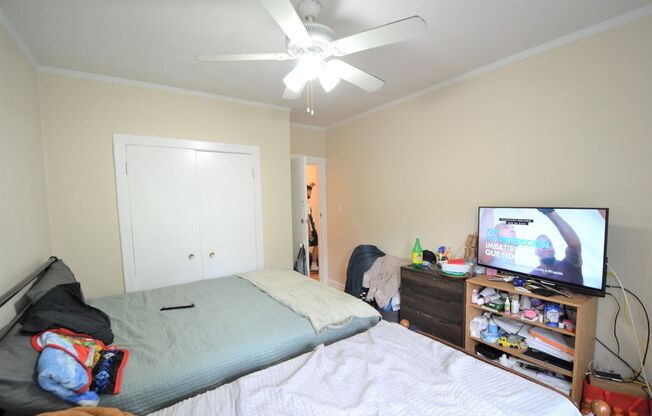 5002 N Springfield Ave