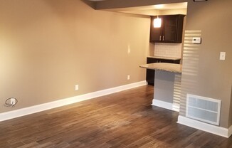 Frost Courtyard Apartments -