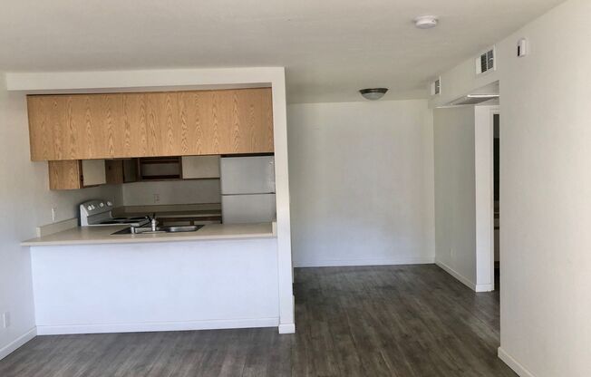 1 bed, 1 bath, 576 sqft, $1,830, Unit 105