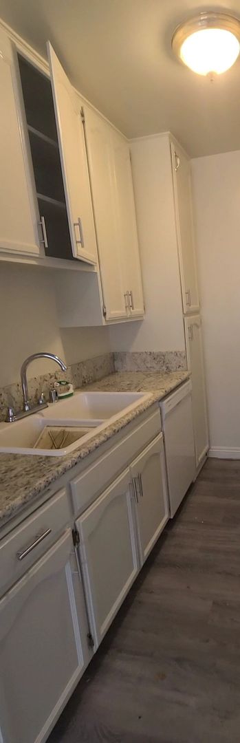 1 bed, 1 bath, $2,095