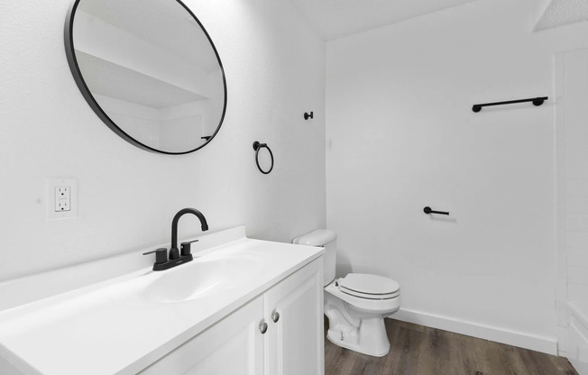 2 beds, 1 bath, $947, Unit 4210-9