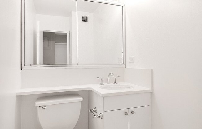 2 beds, 1.5 baths, $5,800, Unit 34M