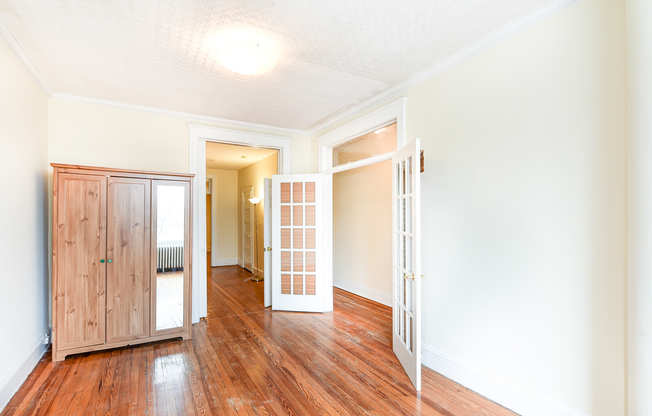 Unique Three Bedroom One Bath In Columbia Heights-Back Patio with Deck, Near Metro, Columbia Heights Nightlife!