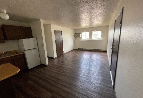 1 bed, 1 bath, 560 sqft, $625, Unit 4