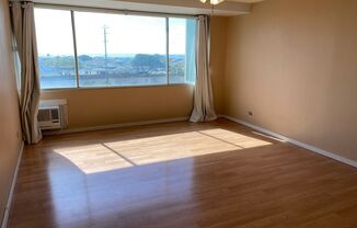Recently Remodeled Studio Apartment at The 5 Regents
