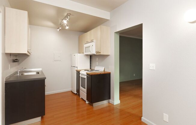 1 bed, 1 bath, 615 sqft, $1,795, Unit 106