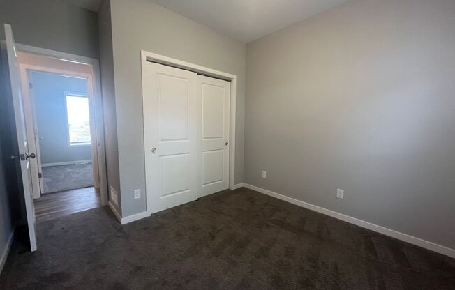 3 beds, 2 baths, 1,250 sqft, $1,805, Unit Lower ( 1 )