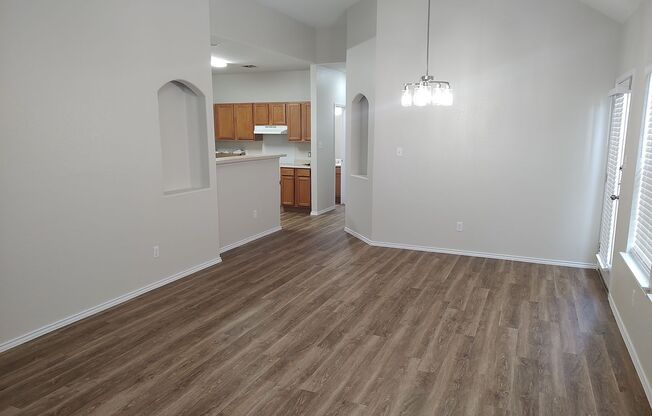 Cute duplex in HOA managed subdivision in Round Rock, close to Dell & 130.