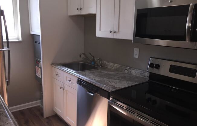 1 bed, 1 bath, 755 sqft, $895, Unit 3