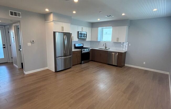 Beautiful 2 bed 1 bath modern apartment in Del Rey, Culver City adjacent