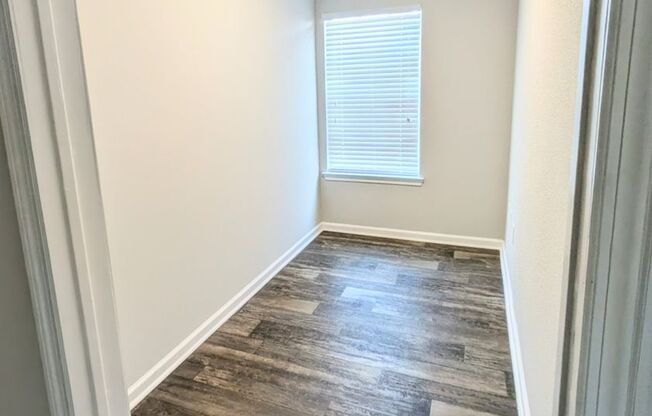 2 beds, 2 baths, 982 sqft, $1,695, Unit 431