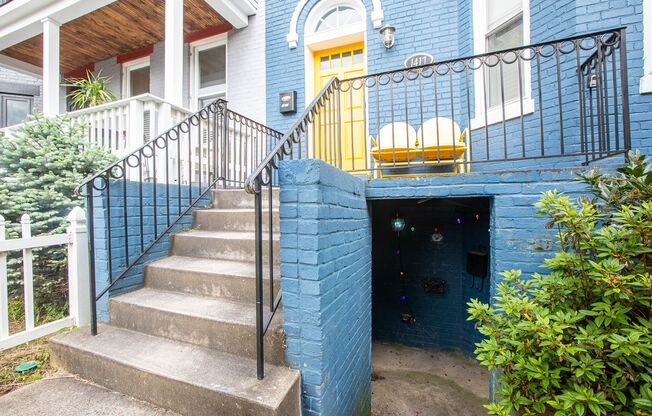 Spacious Studio Apartment in Capitol Hill!