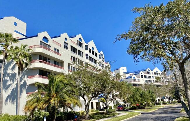 1 bed, 2 baths, 760 sqft, $1,600