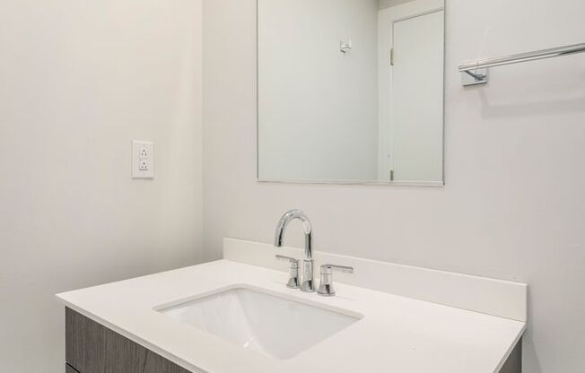 2 beds, 2 baths, 927 sqft, $1,935, Unit B220