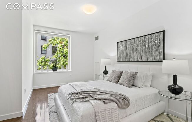 462 W 58 ST