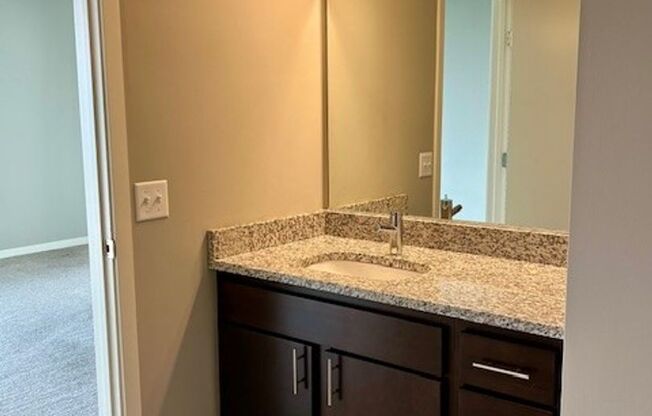 1 bed, 1 bath, 1,056 sqft, $1,900, Unit 410