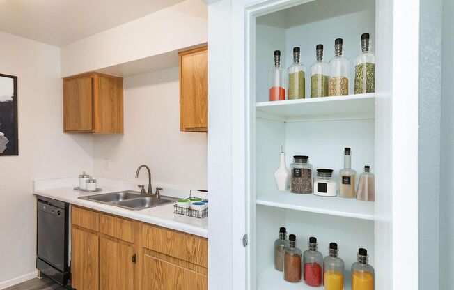 2 beds, 2 baths, 898 sqft, $1,195, Unit 2002