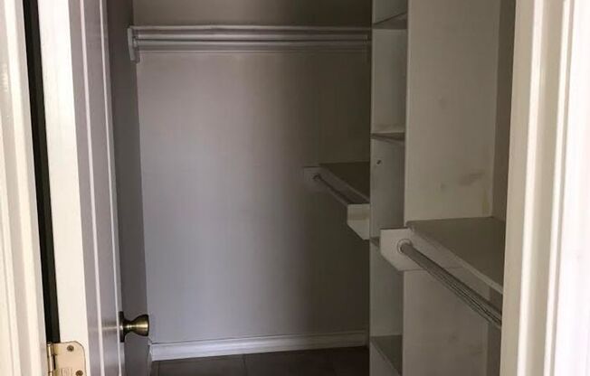 1 bed, 1 bath, 679 sqft, $995, Unit Villa Dorada 9